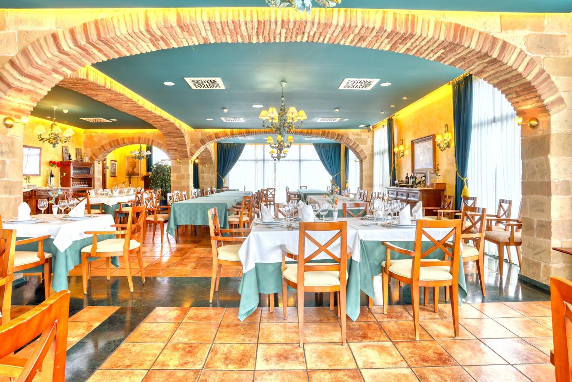 Hotel Villa De Almazán Buitenkant foto